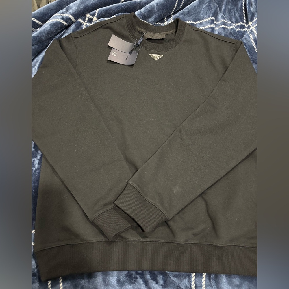 BNWT men’s Prada sweater